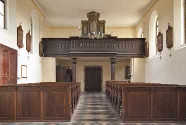 kostelní lavice